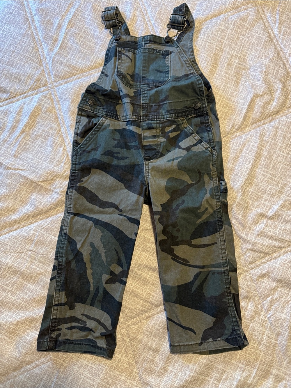 2T camouflage overalls